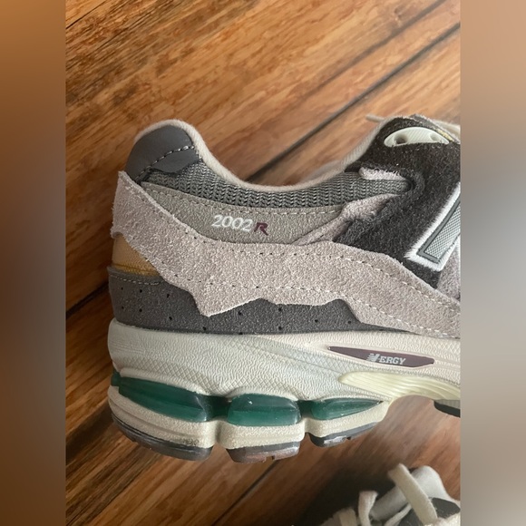 New Balance 2002R - Picture 3 of 11